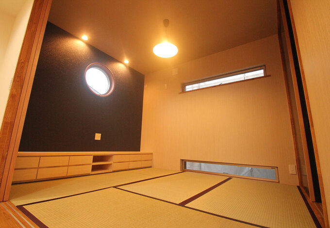 子どものお昼寝や洗濯物たたみなど多目的に使える和室