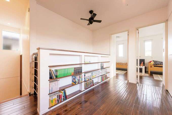 2階フリースペースは、室内干しもできるし、ファミリーライブラリーとしても活躍