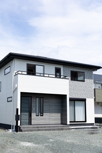 家事動線　収納力　外壁材、屋根材にこだわった家　