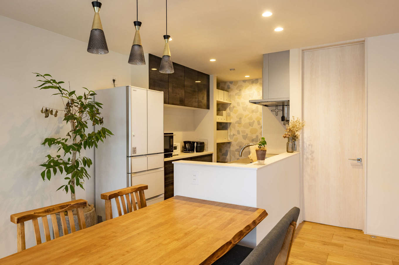 AQURA HOME（アキュラホーム）【デザイン住宅、収納力、間取り】ハイドアを採用して、空間をより広く見せる工夫を施した