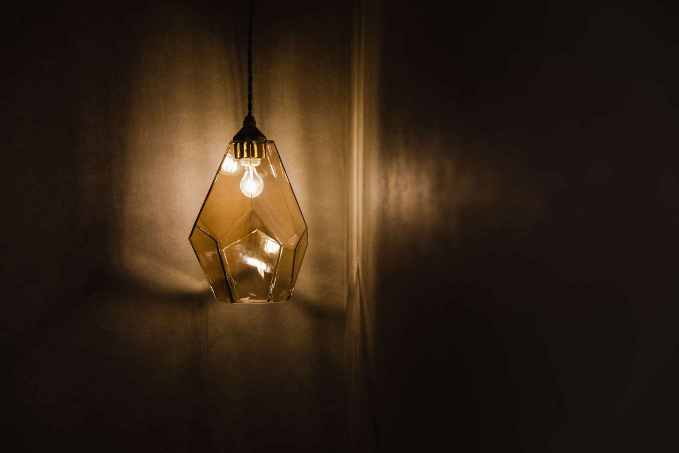 Select工房【デザイン住宅、間取り、平屋】アンティークで雰囲気あるトイレのペンダントライト