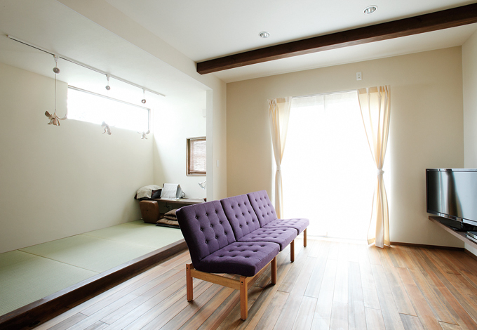 間取り、しつらいには暮らし方を反映。畳スペースも違和感なく空間に溶け込む