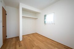 洋室A｜4.5帖
２階にはお子様部屋として4.5帖の洋室が２部屋設けてあります。