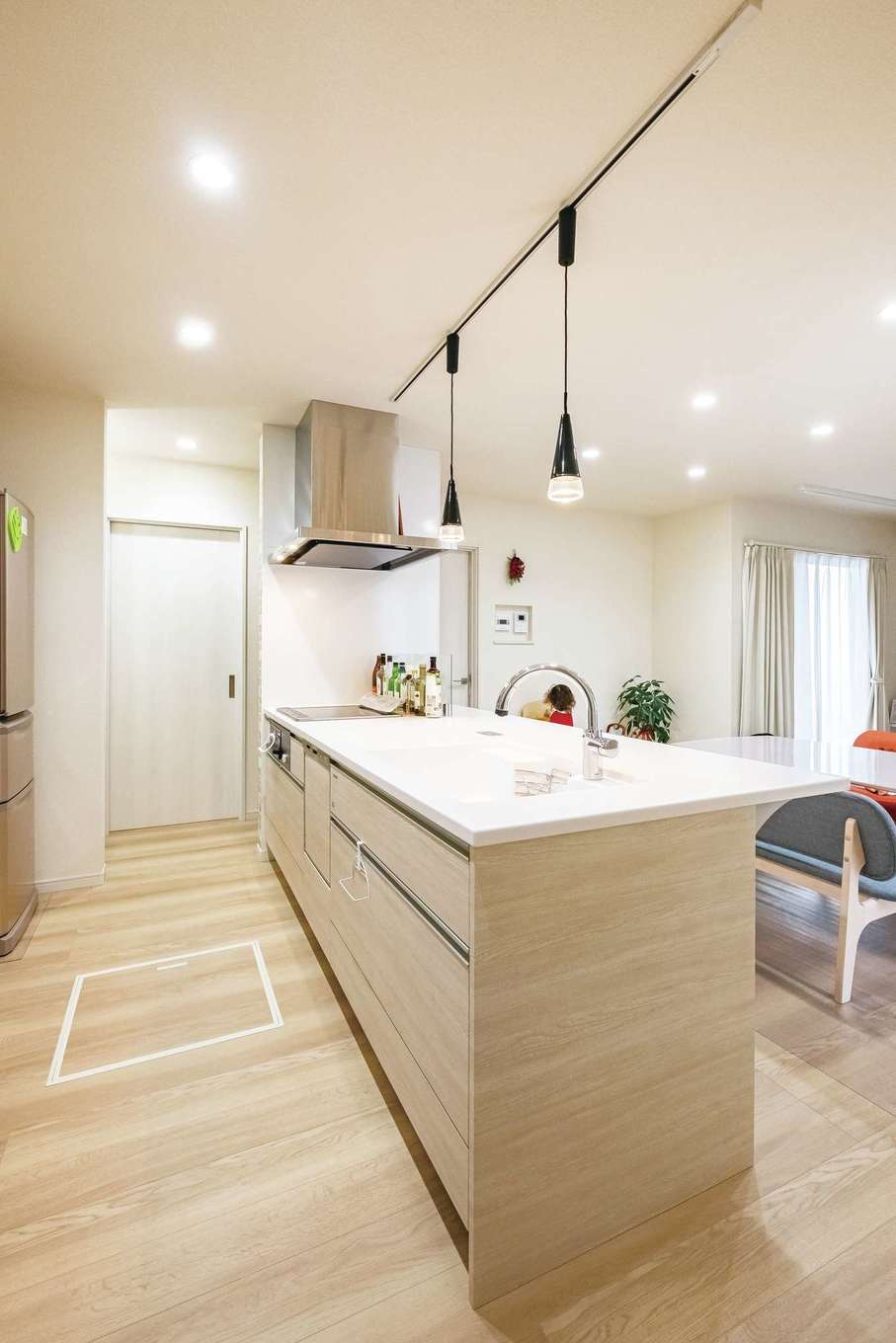 アフターホーム【1000万円台、デザイン住宅、子育て】キッチンは、片面が壁に接している人気のペニンシュラ型をチョイス。インテリア性と機能性を両立できた