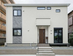 外壁には40年間塗り替え不要の素材が使われる。ライフサイクルコストが抑えられ、将来のゆとりを生む