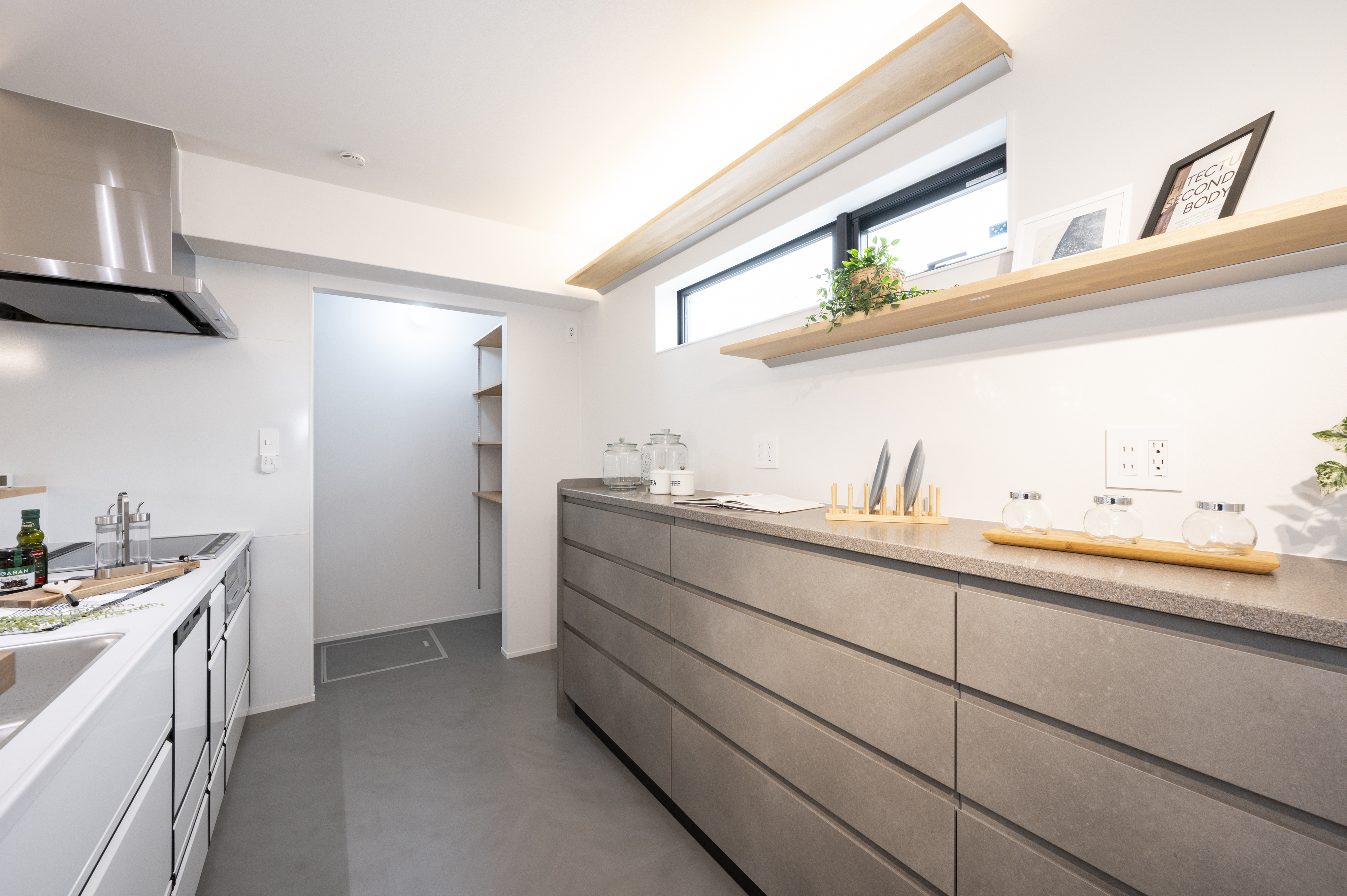 ニッケンホーム｜キッチンはグレーを基調にコーディネート