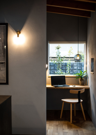 リモート会議にも最適な書斎コーナー