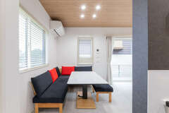 冬は床暖房で足元からポカポカの暖かさ