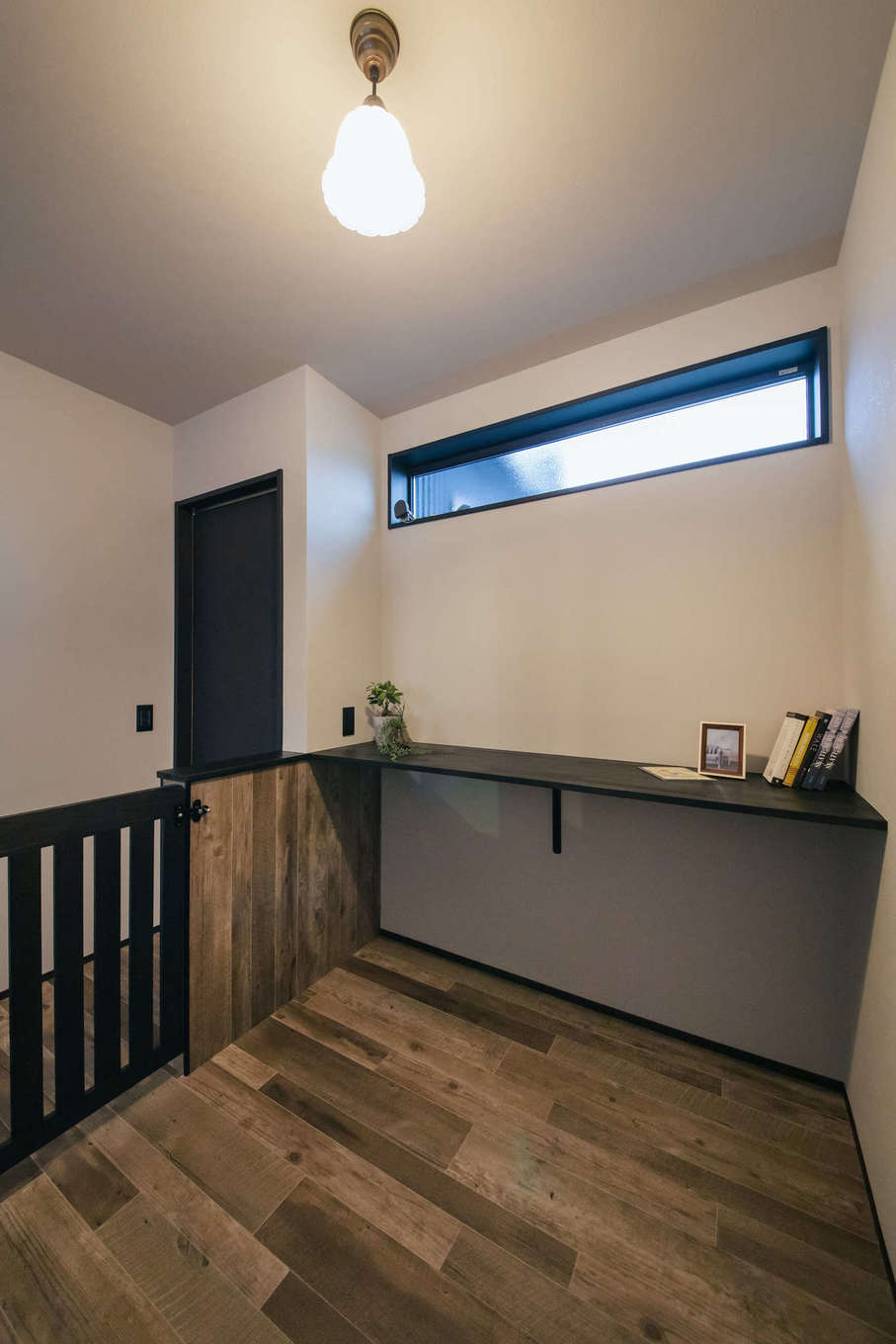 DAITOKU（大得工務店）【夫婦で暮らす、ペット、平屋】リビングと主寝室の中間地点にある愛犬のスペース。いつも家族と一緒にいるという安心感を得られる