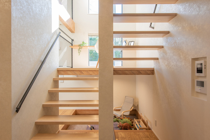 ✽ 階段下キッズスペース＆ワークスペース付きスキップフロア ✽