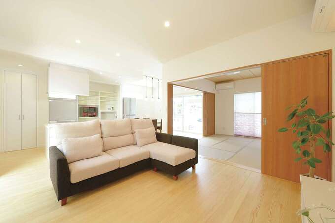 通常よりも30cm高い天井で、より広く感じられるLDK