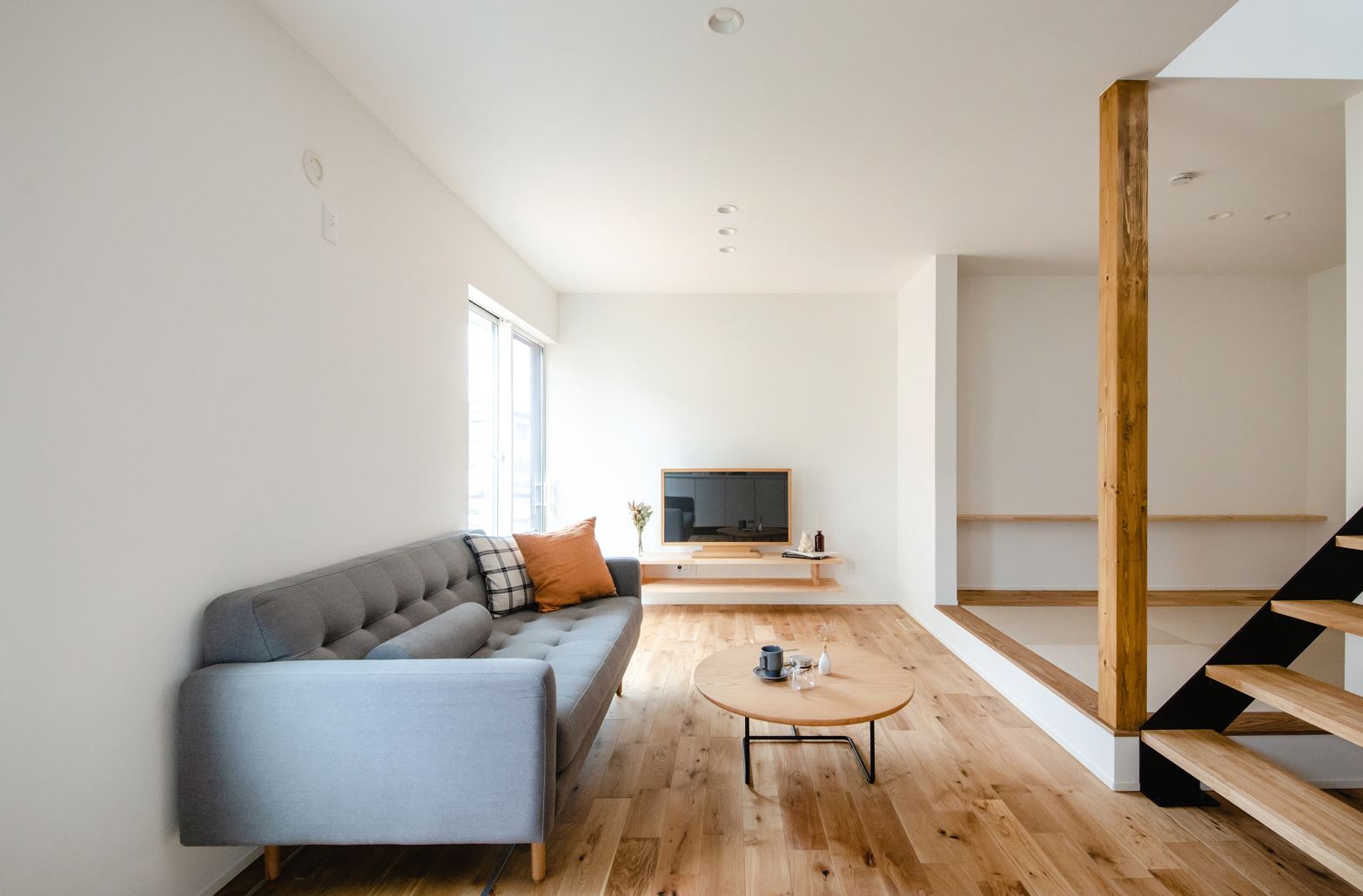 S.CONNECT（エスコネクト）【デザイン住宅、間取り、建築家】ご夫婦ともに友人が集まることが多いので、リビングの広さには大切にした