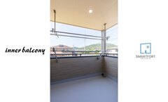 インナーバルコニーは日差しを楽しむ、風通しも良く、洗濯物を干すのにも便利。