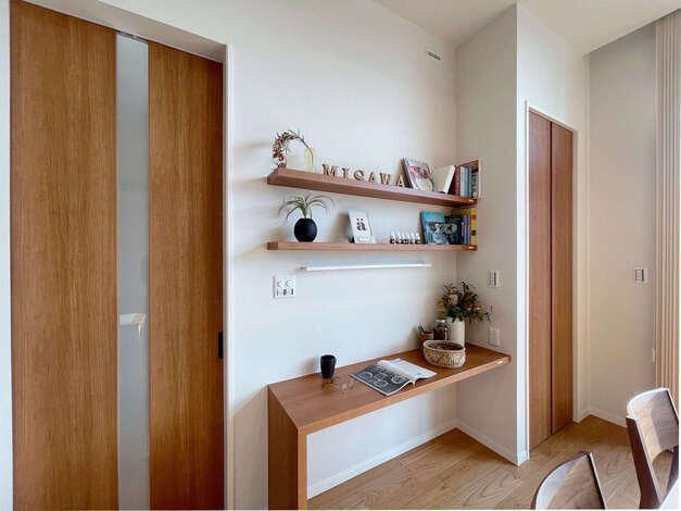 ダイニング横に設けたワークコーナー