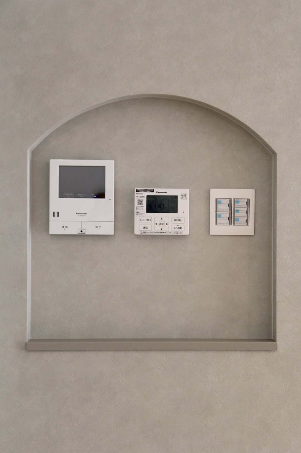 ナイスホーム【デザイン住宅、趣味、間取り】LDKのニッチ。スイッチやリモコン類はまとめてここに設置した