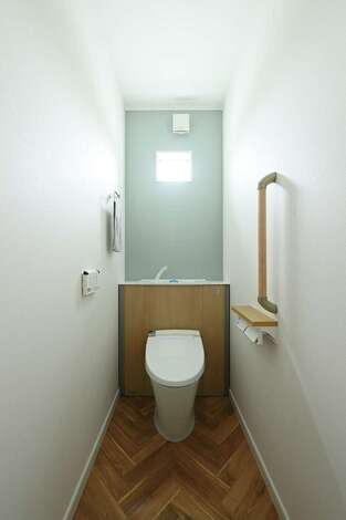 トイレは玄関の隣と個室の隣の2か所に用意