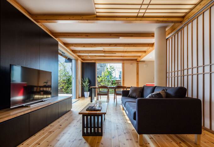 強靭な骨格とフレキシブルな大空間　世代を越えて長く住める家