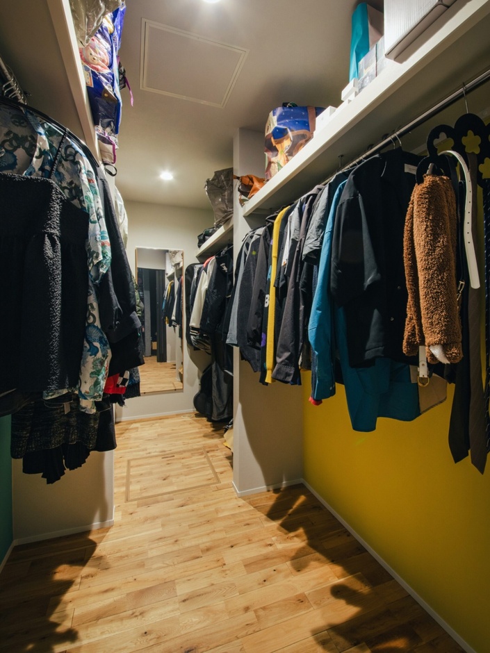 効率の良さを考え抜かれたファミリークローゼット