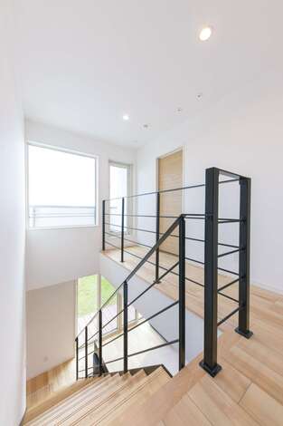 2階の部屋干しスペース。浴室と洗面脱衣室を2階に配置したことで、1階LDKを広く確保することができた