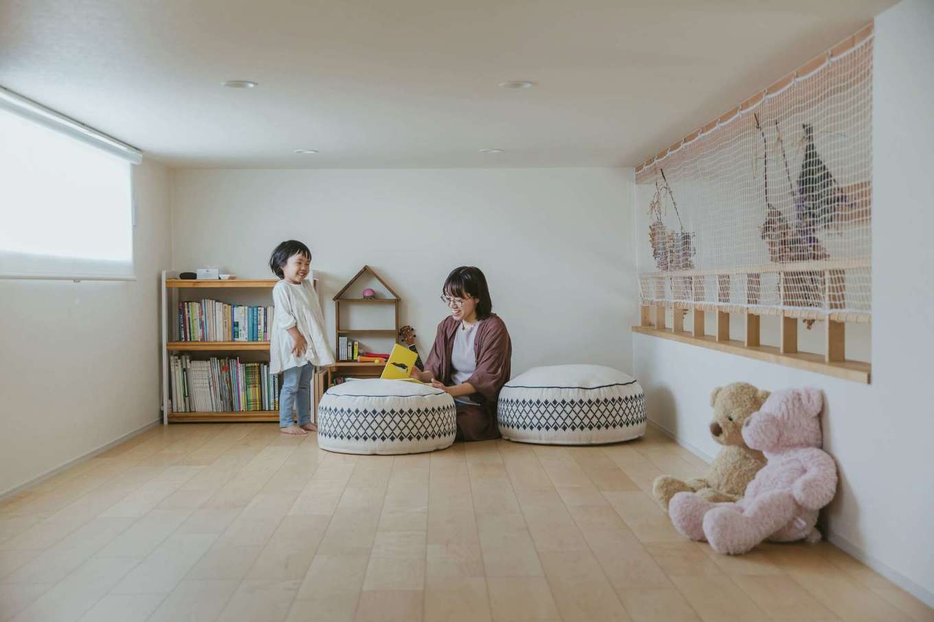 しんせつハウス【デザイン住宅、間取り、平屋】12畳のロフト。隠れ家的な雰囲気が子どものお気に入り。セカンドリビングや収納はもちろん、親戚の子どもたちが泊まりに来たらみんなで一緒に寝るなど、多目的に利用できる。将来的にも家族の暮らしの変化に合わせて、いろいろに使えるおおらかさがうれしい