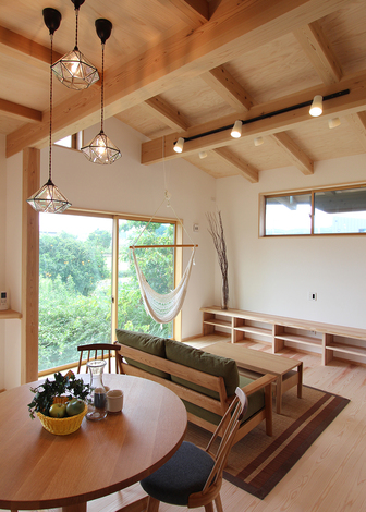 照明の配置もこだわった