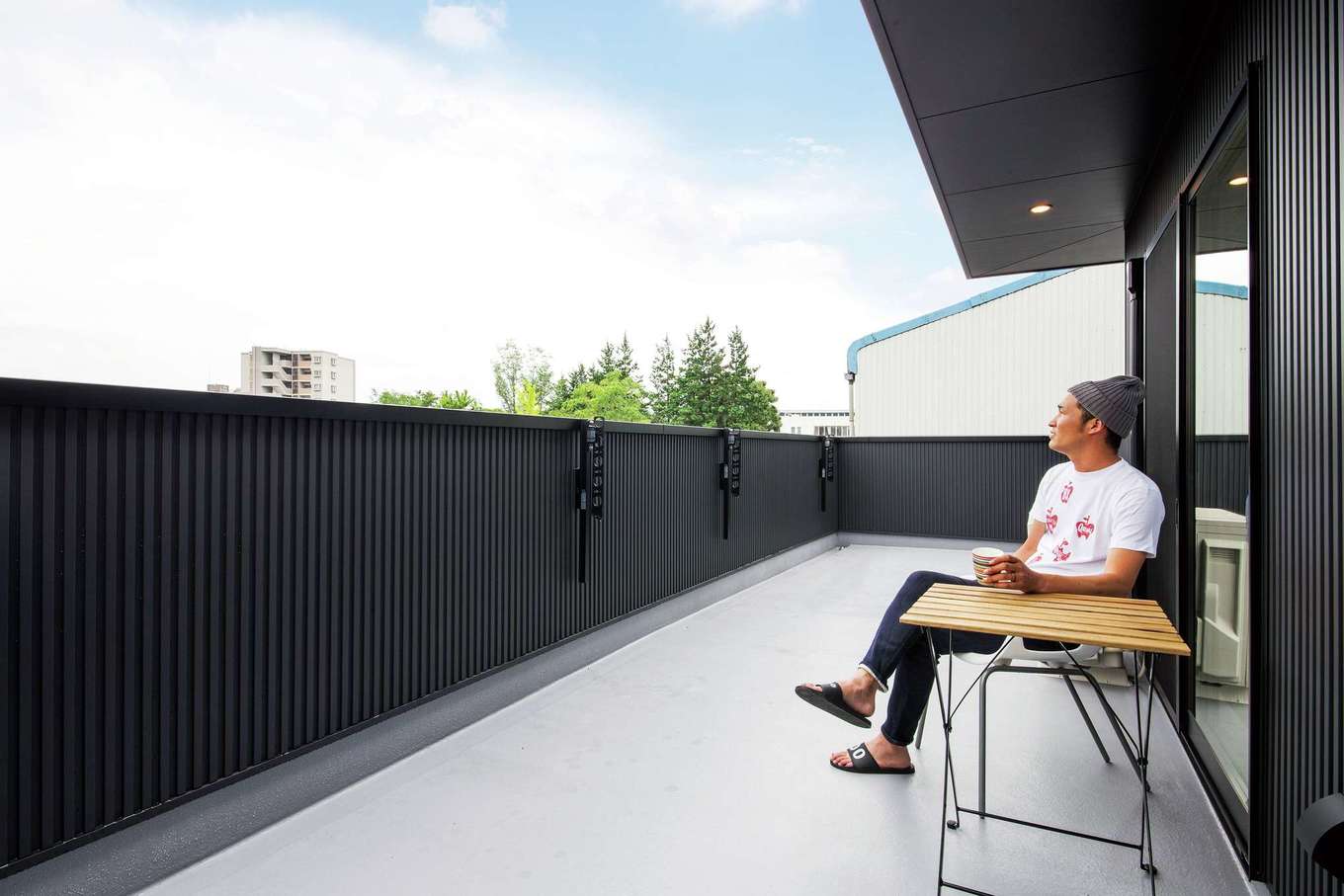 SEVEN HOUSE/セブンハウス【デザイン住宅、輸入住宅、インテリア】2階のバルコニーも広々設計。気候のいい時期には、ここでコーヒーやお酒を飲むのも楽しい
