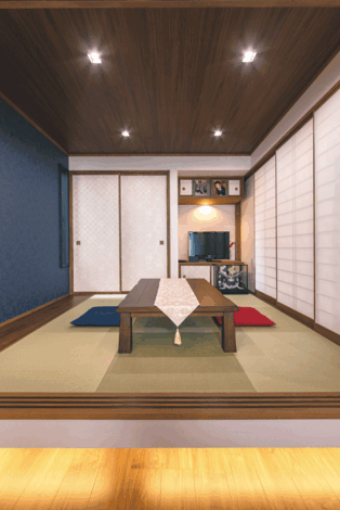 本格派の風格を備えつつ、モダンなテイストも取り入れた和室。間接照明を灯すと、部屋自体が浮き上がっているかのような、幻想的な空間になる