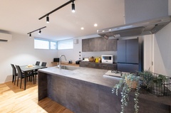 キッチンの配置を変更したことで、ご家族とのコミュニケーションもとりやすくなりました