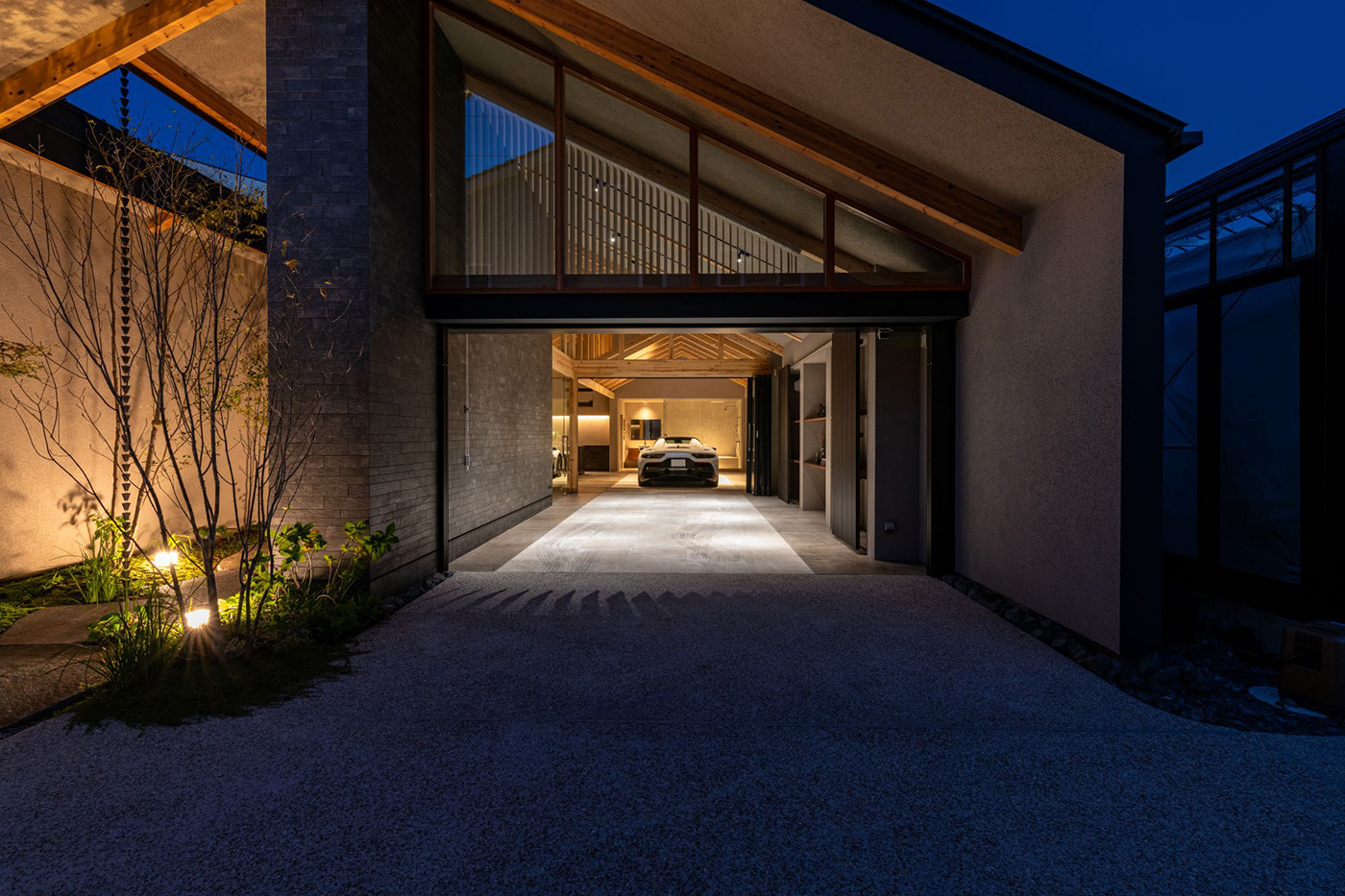 la CASA（ラ・カーサ）【デザイン住宅、平屋、ガレージ】奥行き18.8mのガレージハウス