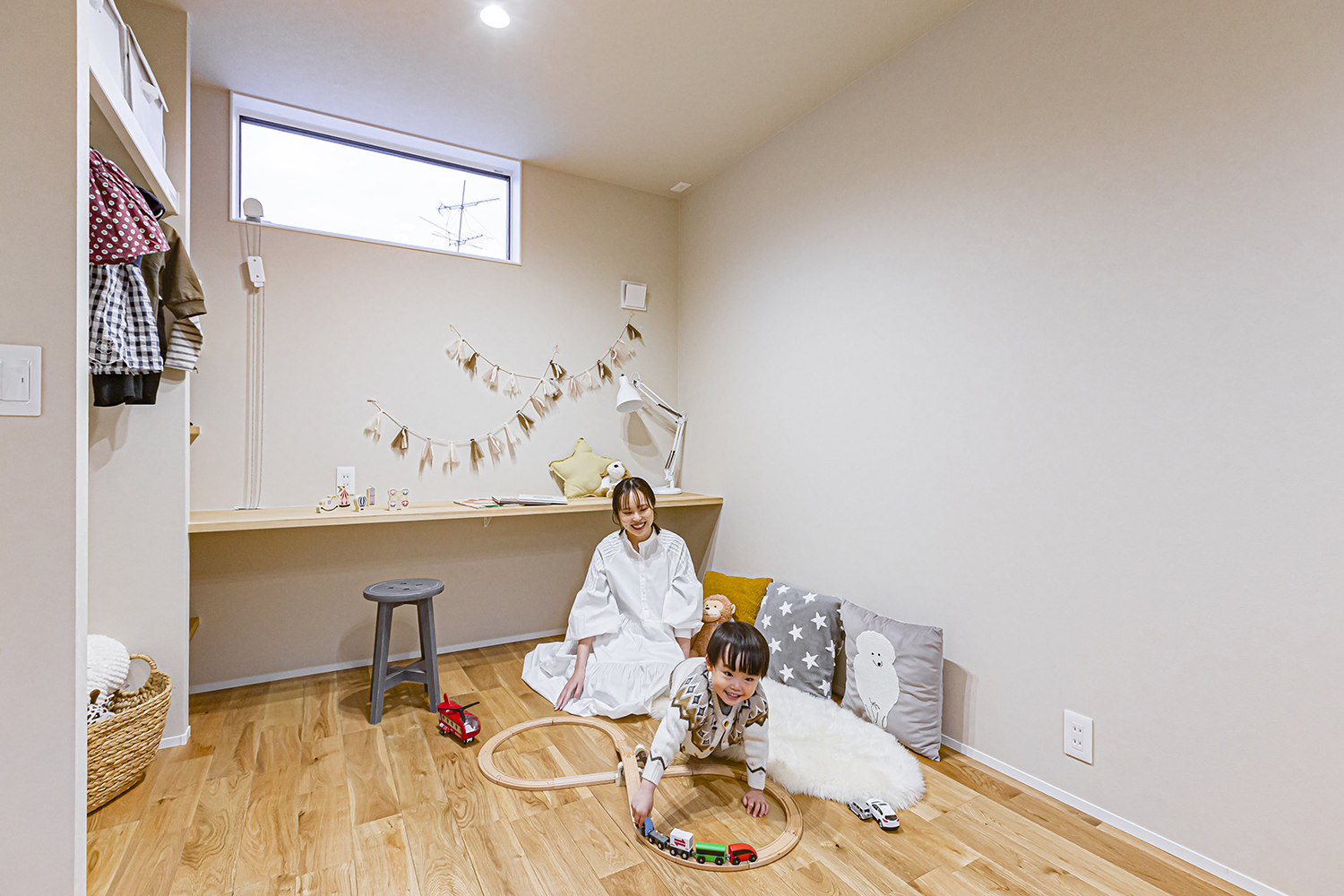 ARRCH アーチ【浜松市中央区笠井町206-5・モデルハウス】8.25畳の子ども部屋は、中央で仕切って2部屋にすることができる