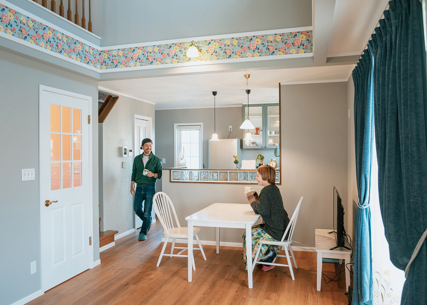 セルコホーム浜松（オバタケイ）【デザイン住宅、輸入住宅、ペット】建具、スイッチ、照明、クロス、カーテンに至るまで、アメリカ南部の民家をイメージして選んだ