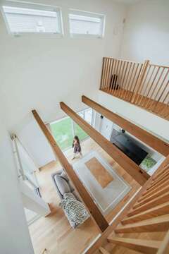 吹き抜けは、将来子どもが増えたときに部屋を増設できるよう、壁を補強しコンセントも設けてある