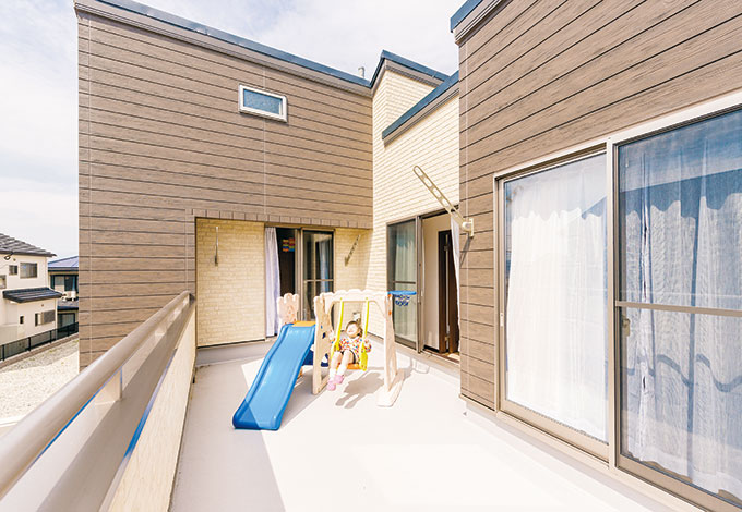 アフターホーム【1000万円台、子育て、間取り】家族揃ってバーベキューもできる、ゆとりの広さのバルコニー