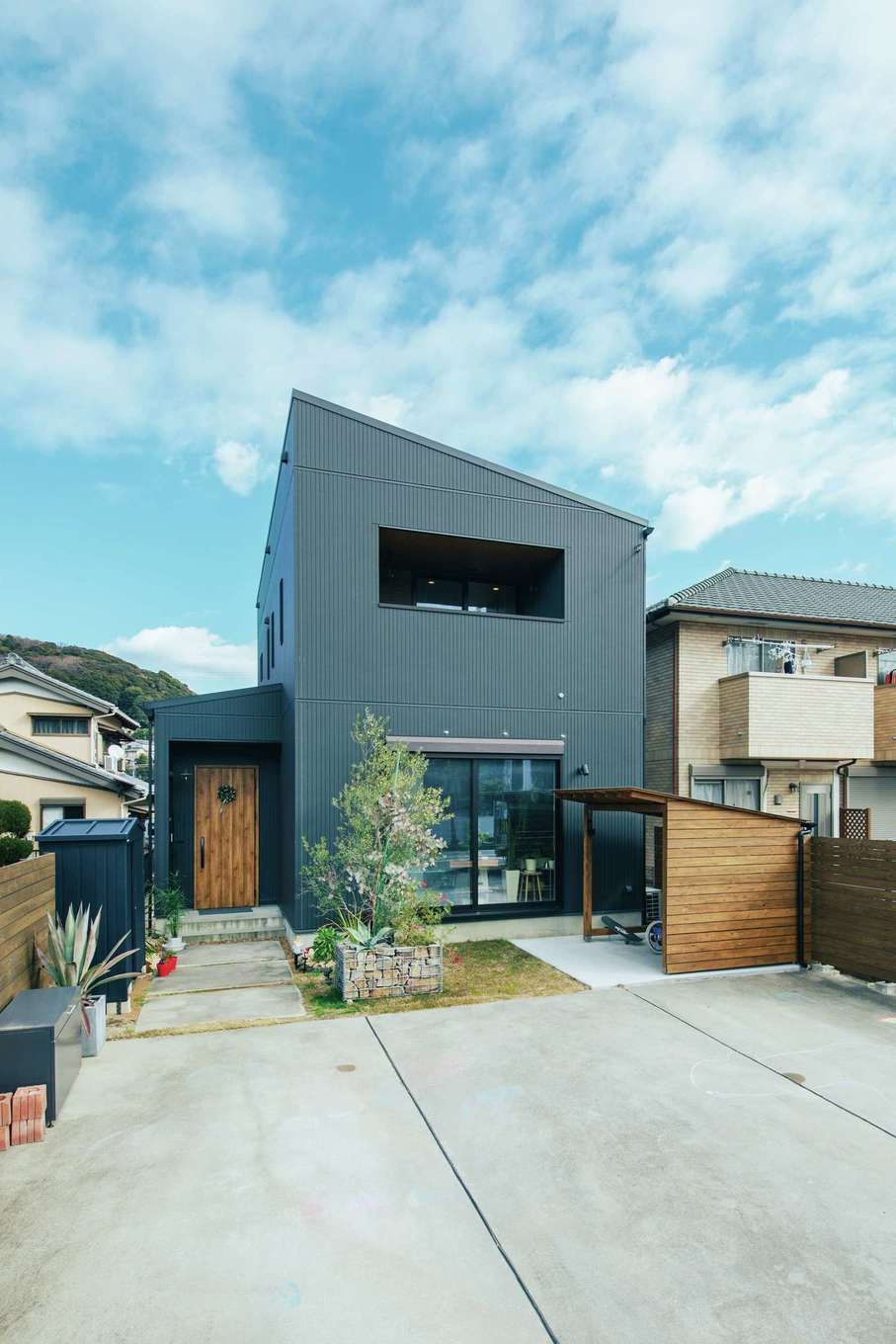 SEVEN HOUSE/セブンハウス【子育て、収納力、間取り】片流れの屋根が印象的な外観デザイン