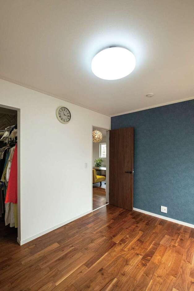 14畳のLDKを2階に。夫婦それぞれの夢を叶えた店舗付き住宅