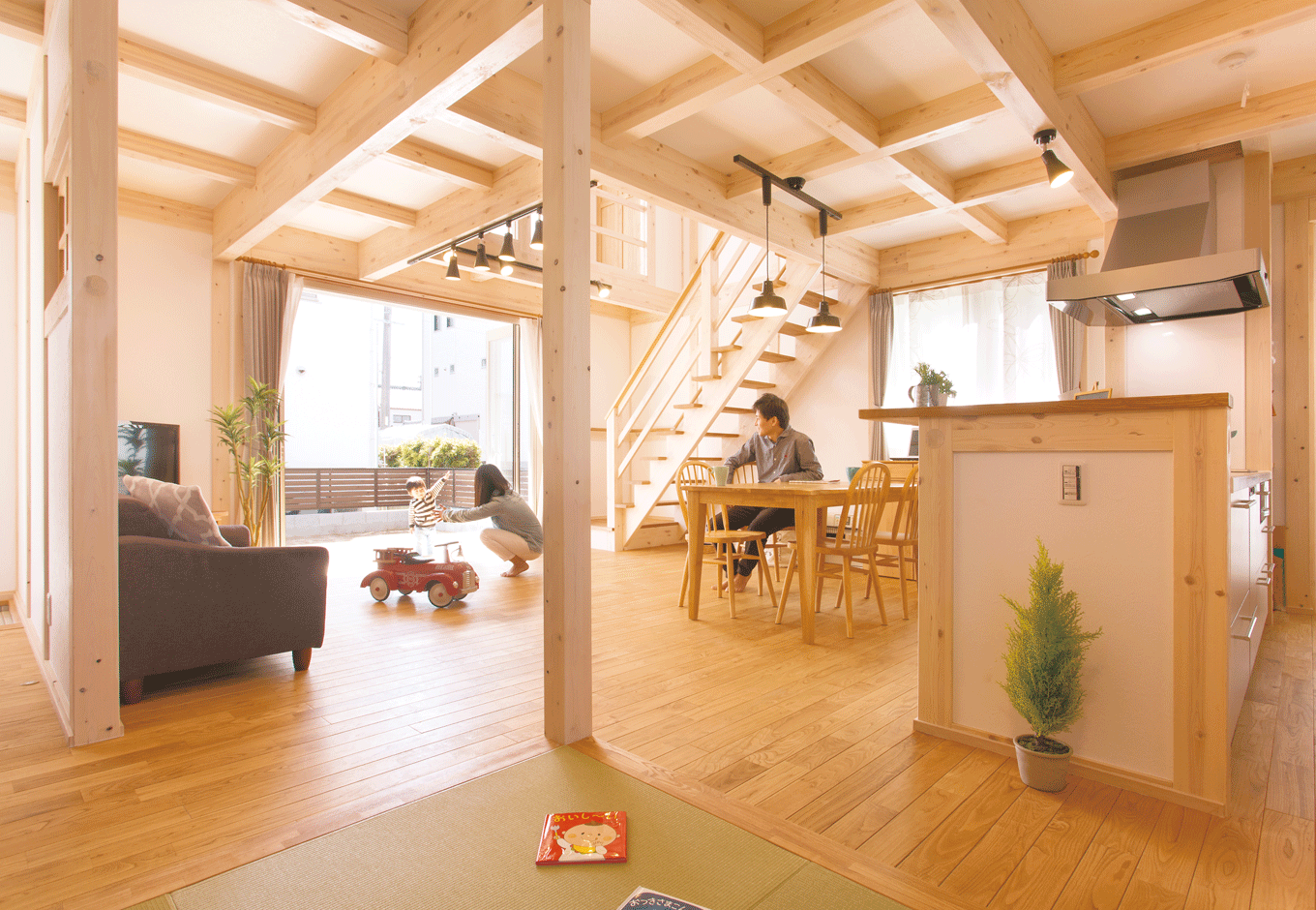 サイエンスホーム【デザイン住宅、自然素材、間取り】段差のない畳スペースはキッズコーナーなど、ユーティリティに使えそう