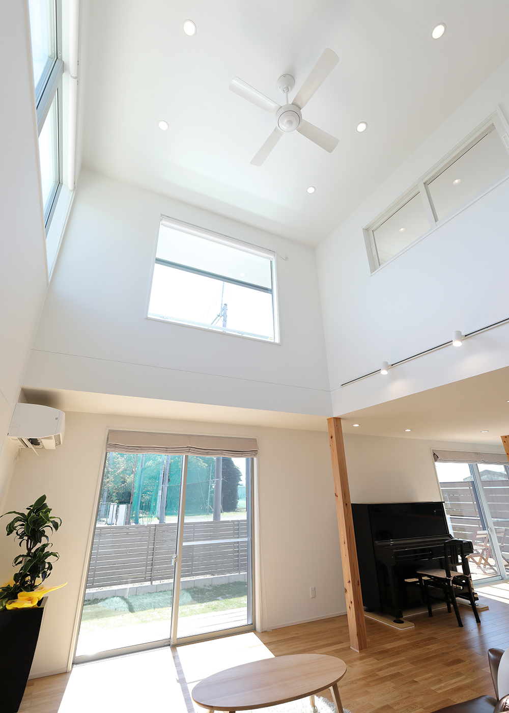 丸昇彦坂建設【デザイン住宅、趣味、間取り】光がたっぷり入り明るく開放感がある