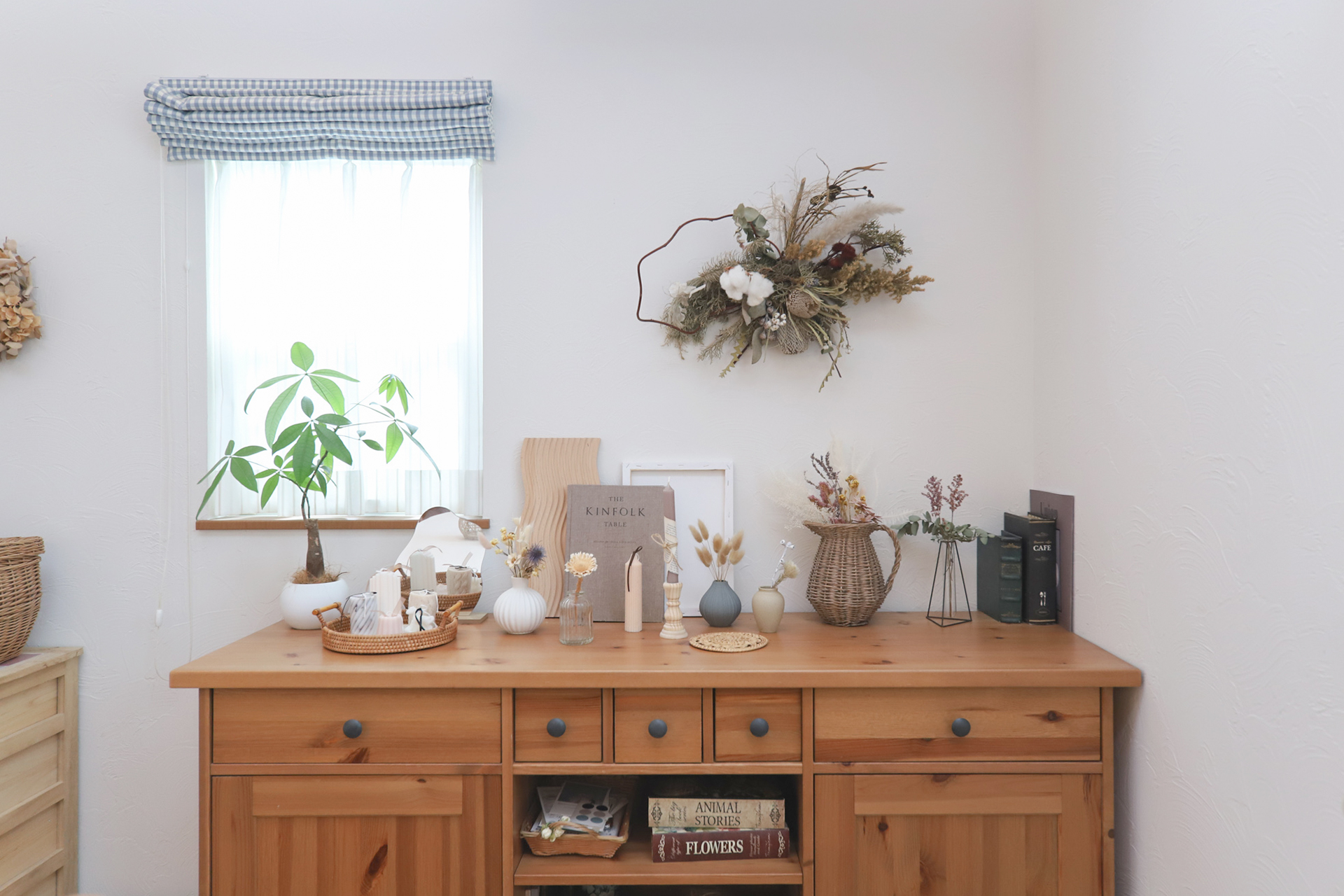 アサヒグローバルホーム｜奥様がセレクトした家具や照明、小物が並び調和されたかわいらしい空間に