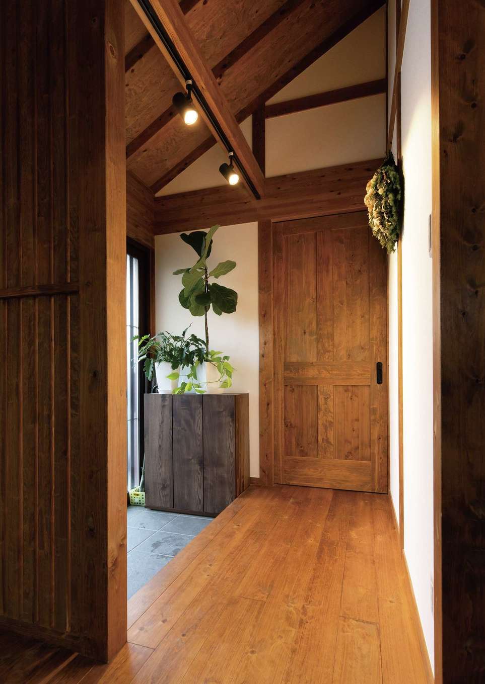 サイエンスホーム【和風、間取り、平屋】勾配天井で開放感のある玄関ホール