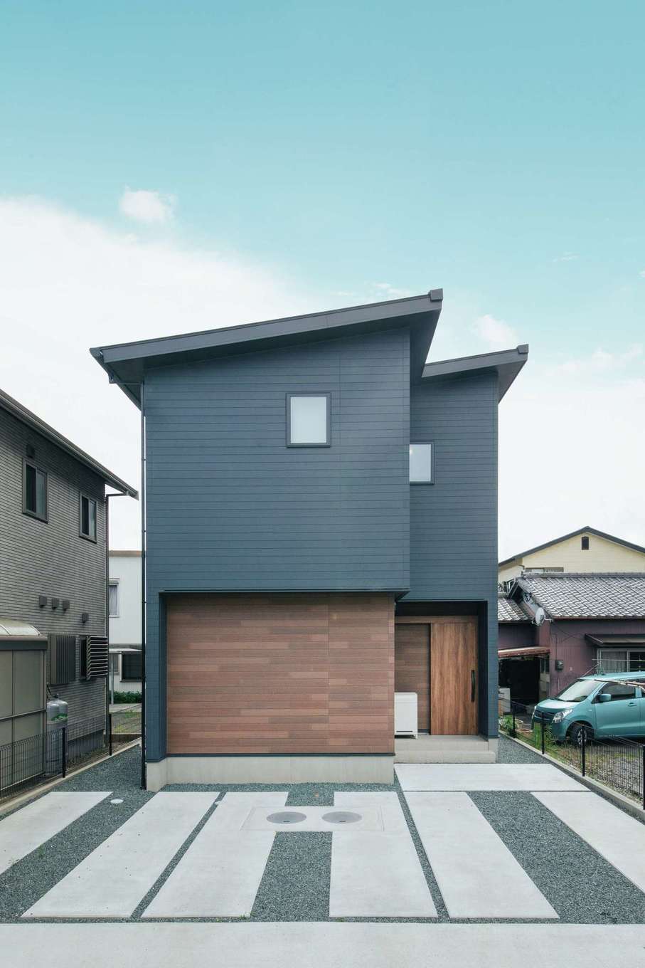 アイフルホーム焼津店 （三住建設）【デザイン住宅、子育て、収納力】東西に細長い土地に完成したA邸。4台分の駐車スペースも確保できた