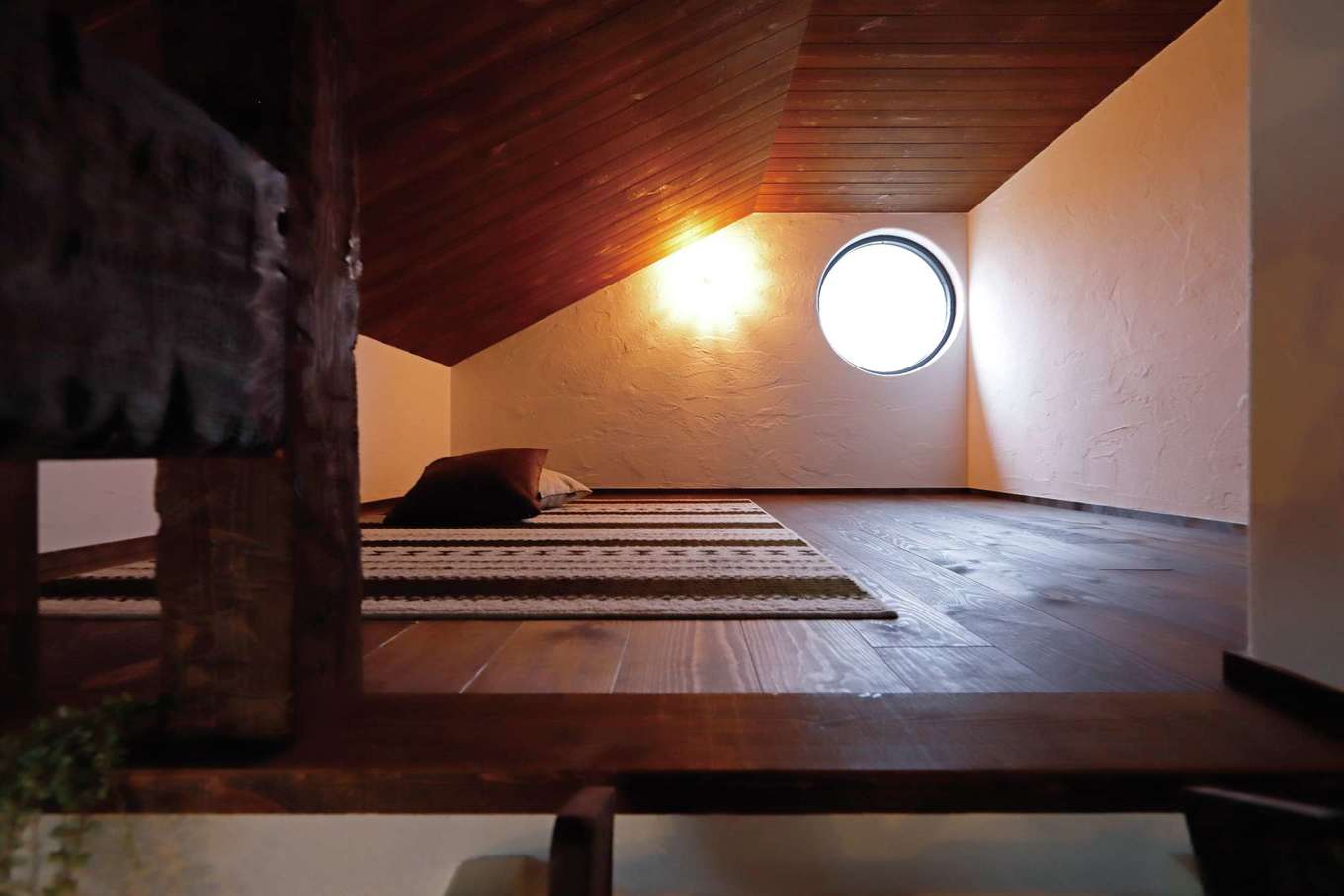 藤田建設（ラフェルム沼津）【沼津市西沢田407-3・モデルハウス】寝室のロフトは、大人もワクワクする隠れ家的な空間