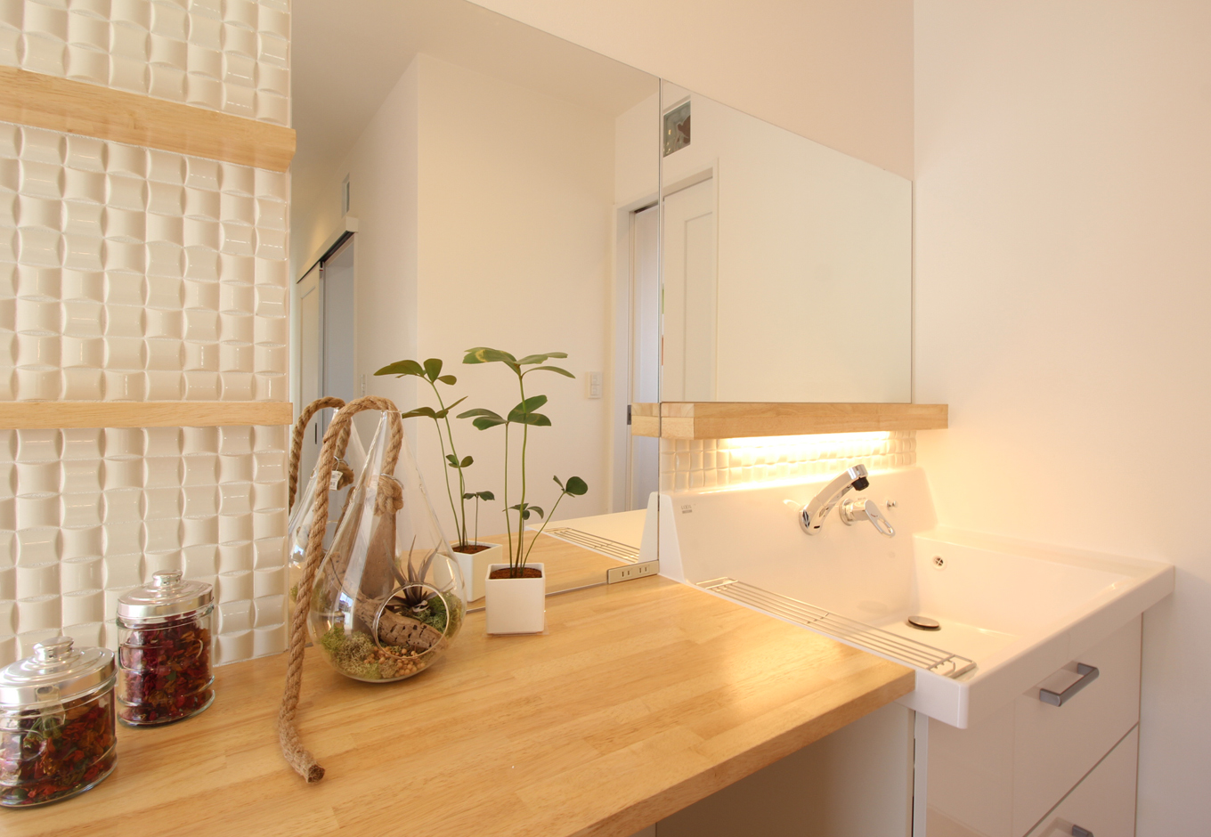 小野田産業～designers house project～【デザイン住宅、子育て、自然素材】オリジナルの洗面台は思い通りの組み合わせで使い勝手が抜群