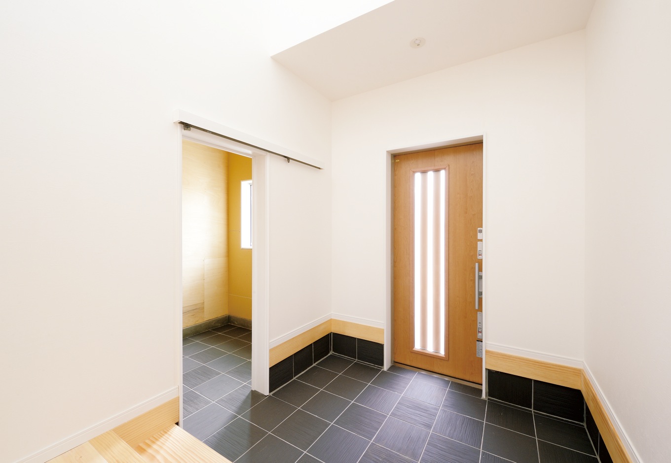 内田建設｜シルバーカーや自転車など、家族の荷物をたっぷり収納できる