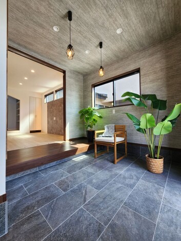 甲静ハウジング