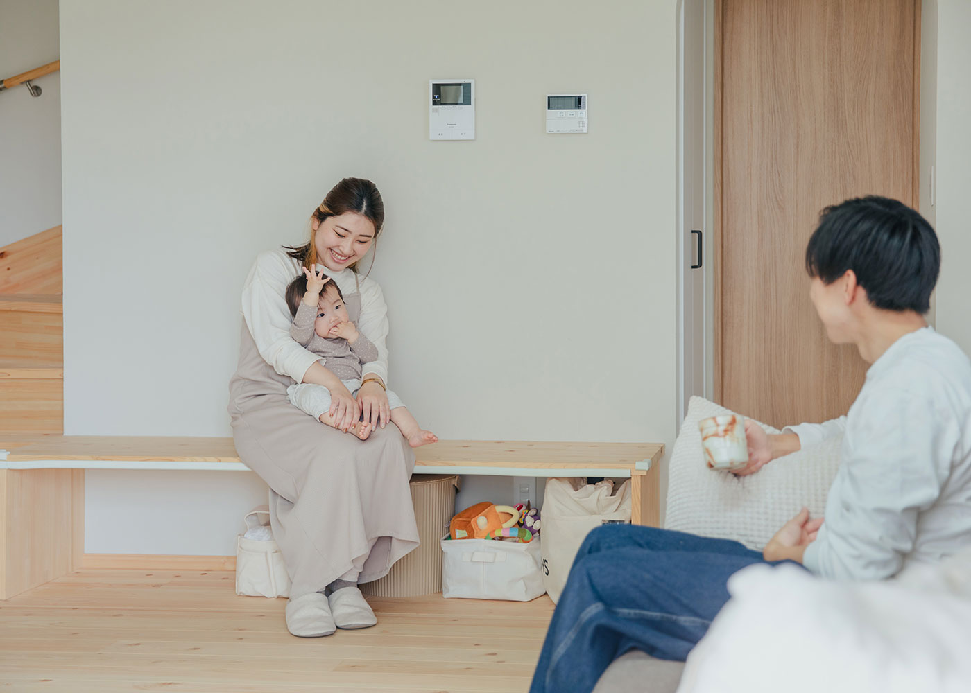 フジモクの家（富士木材）【デザイン住宅、子育て、自然素材】造作のベンチが居場所のひとつになっている