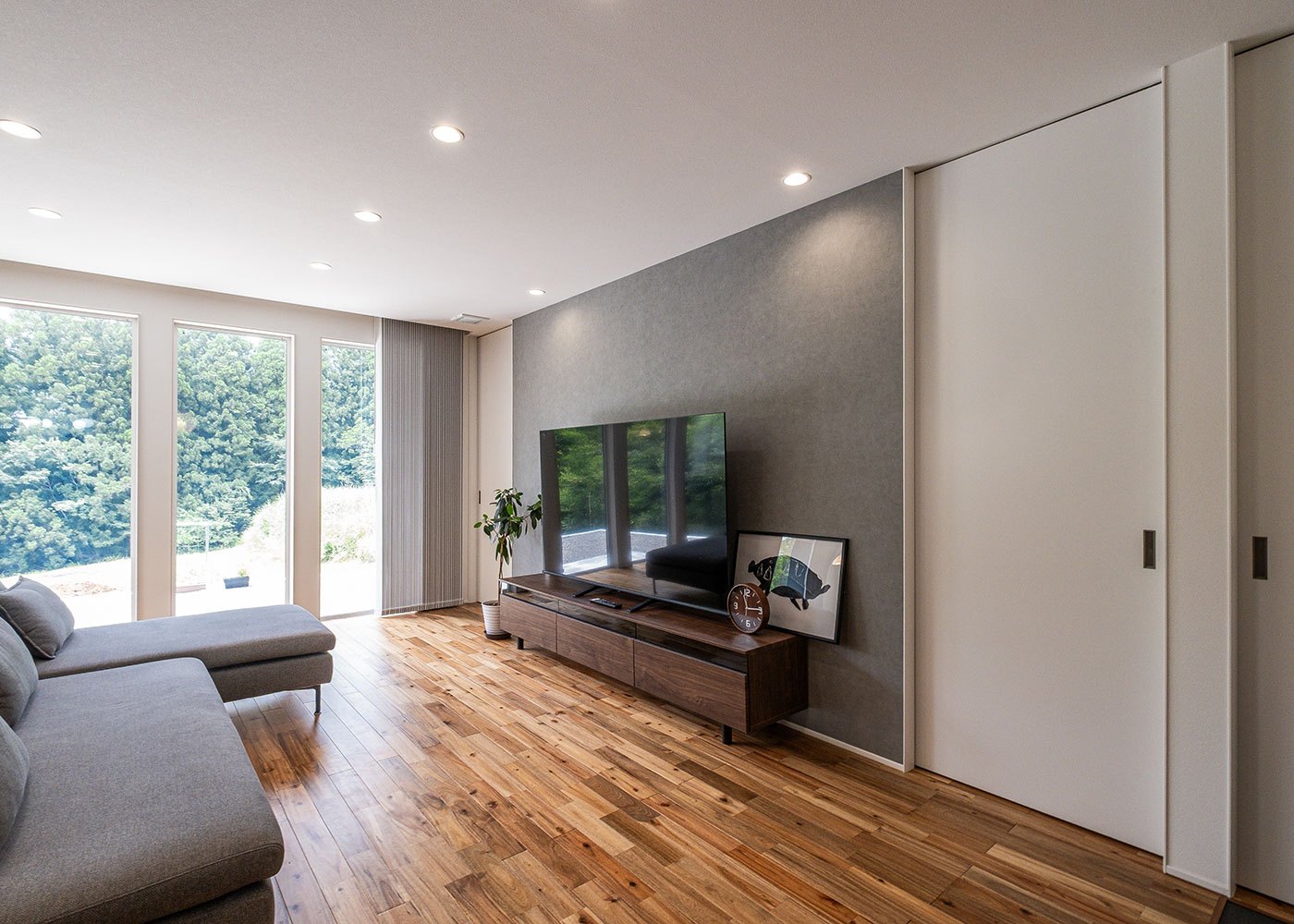 R＋house御殿場（岳南建設）【間取り、建築家、平屋】個室はリビングからダイレクトにアクセス