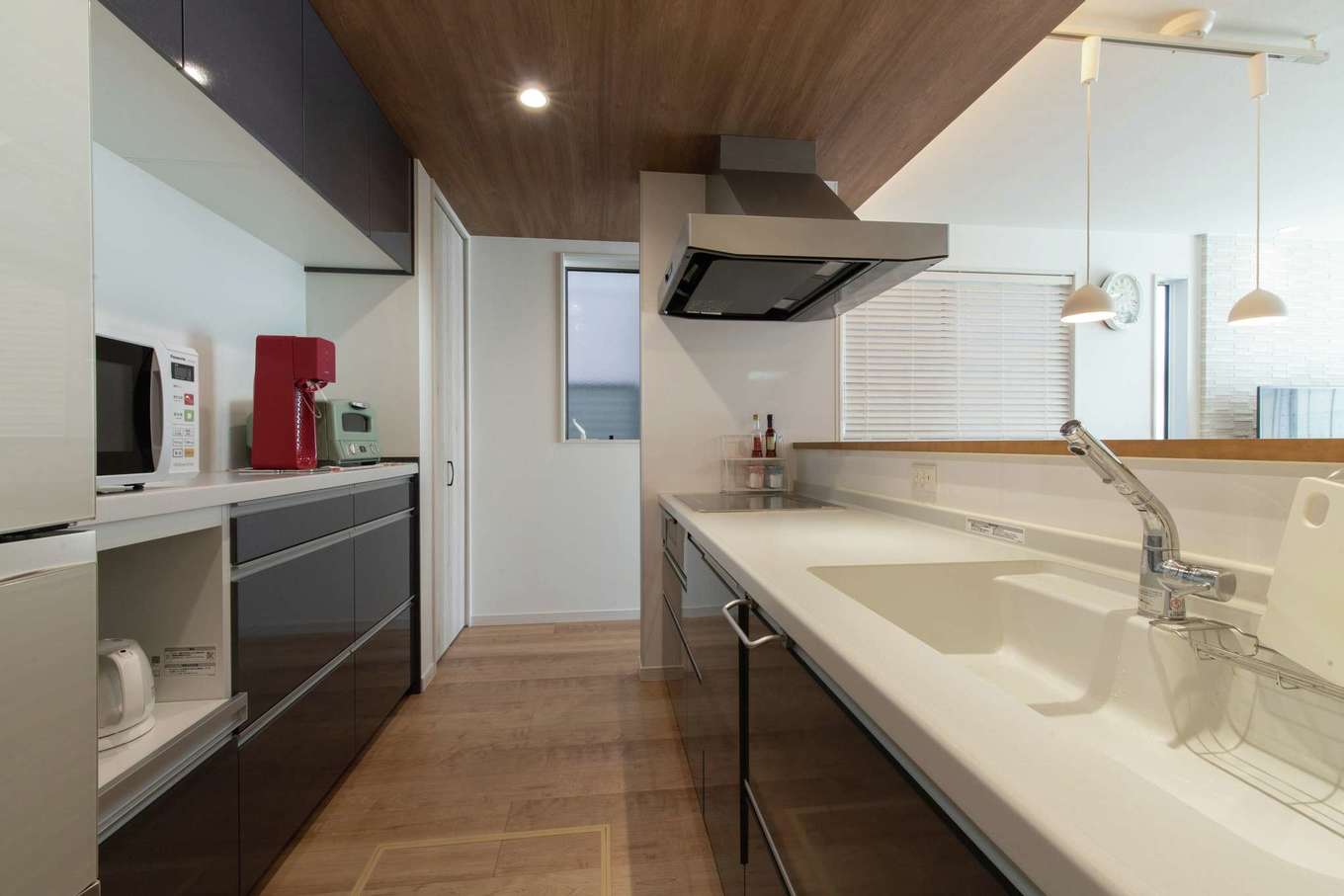 遠州鉄道 遠鉄ホーム【デザイン住宅、省エネ、間取り】アイランドキッチンは奥さまのこだわり。回遊動線により家事がスムーズに！