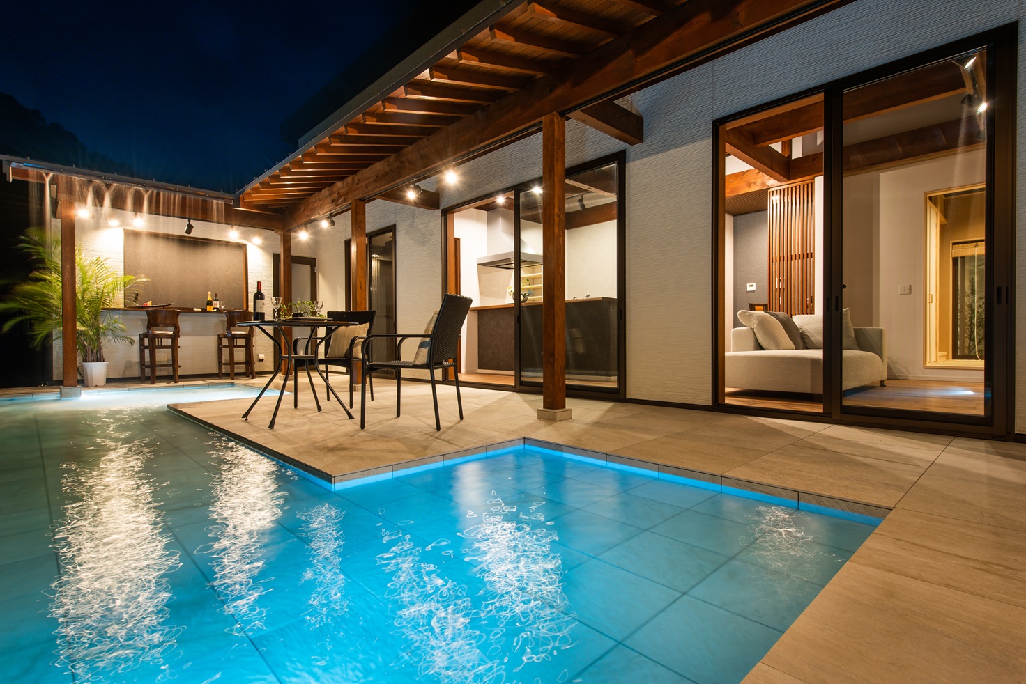  リゾート暮らしのような時間を毎日の生活の中に【バリ風住宅施工例集】