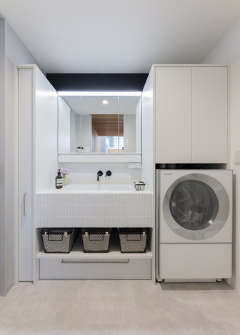 空間を無駄なく活用した洗面スペース