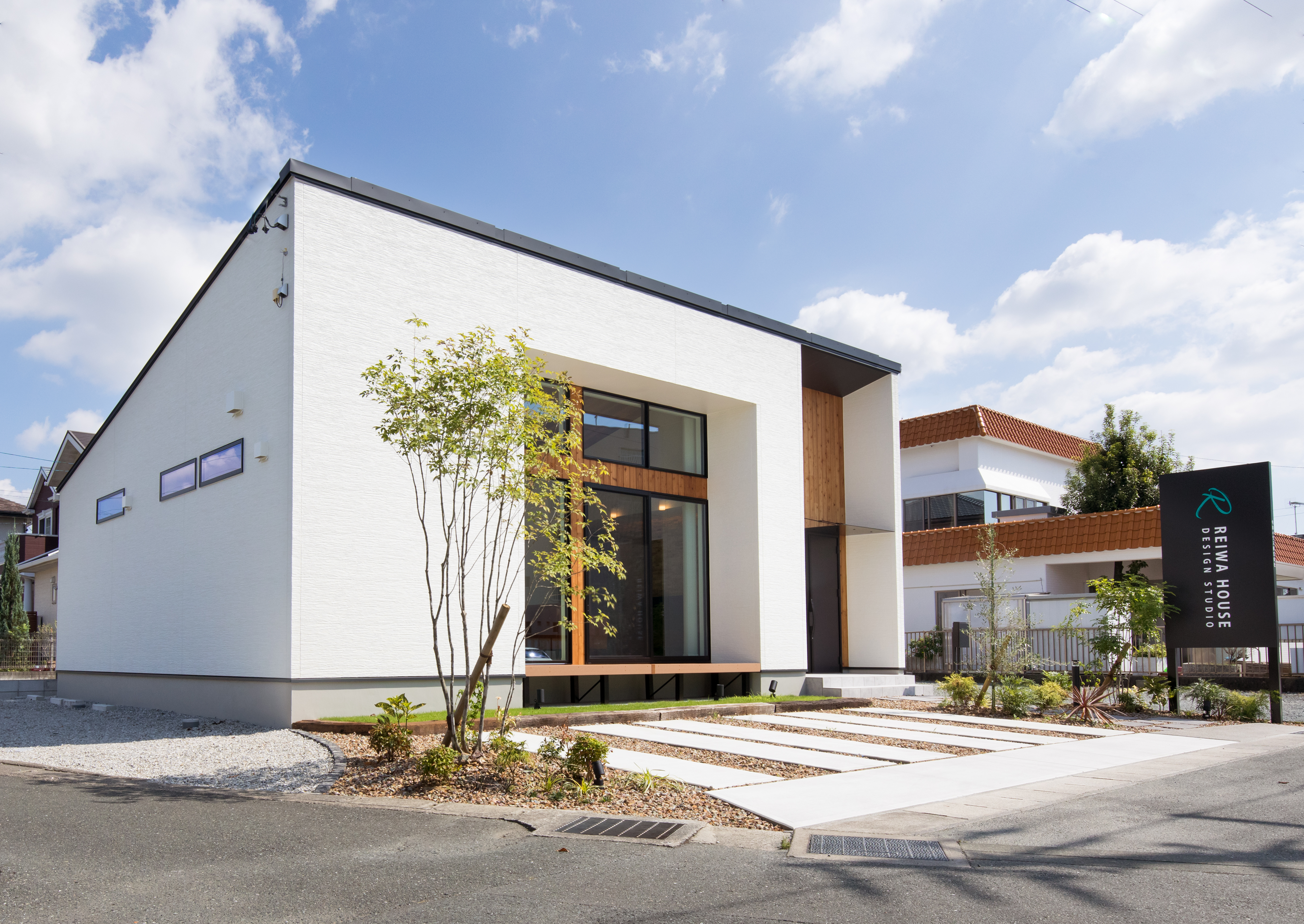 美しいデザインと木の心地よさが融和した平屋